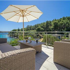 6 Bedroom Beachfront Villa with Heated Pool near Vela Luka on Korcula Island, Sleep 12